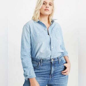 SOLD Madewell Chambray Classic Ex-Boyfriend Shirt in Evie Wash XS